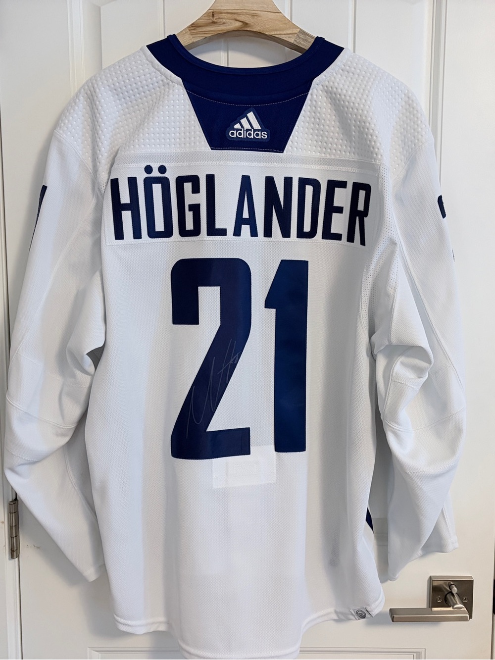 Official Adidas Vancouver Canucks Hoglander Autographed Practice MIC Jersey 58